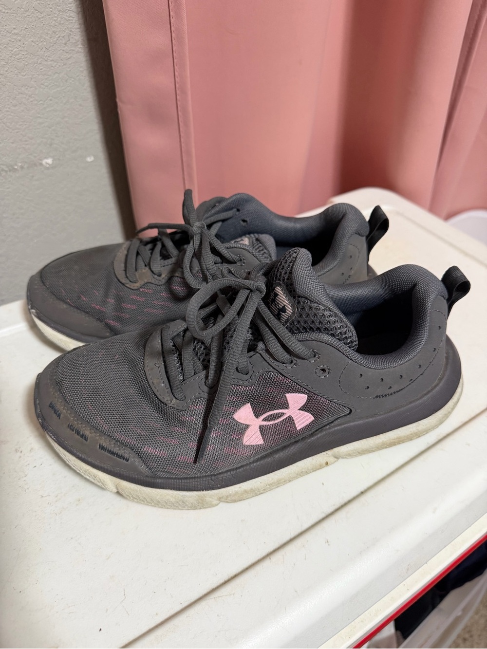 Under Armour Womans Gray and Pink Athletic Sneakers